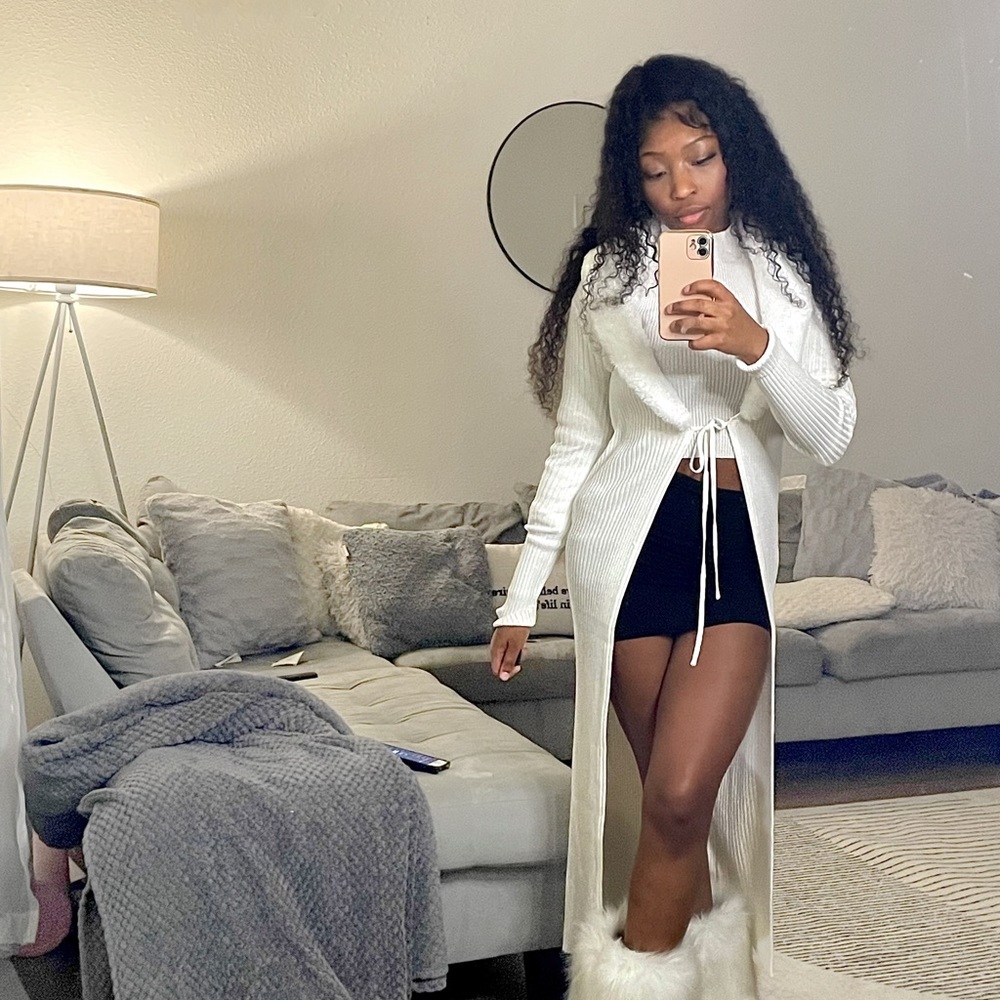 Whit Cardigan Fur Collar